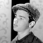 Actor and brother of Dwayne (Dobie Gillis)